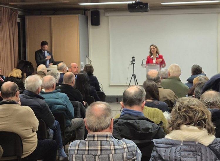 Et 1, et 2, et 3 réunions publiques en mairie !